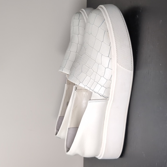 Vince Camuto Slip On Croc Textured Loafers Women's Size 10 - Picture 3 of 15